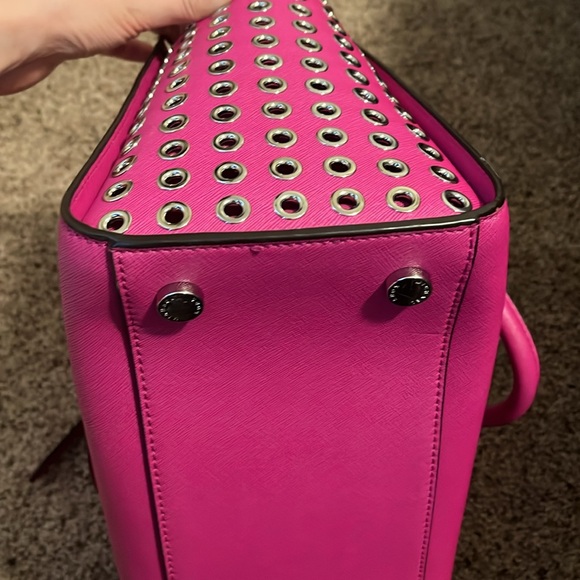Michael Kors magenta purse - Picture 12 of 12